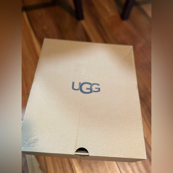 UGG® Classic Ultra Mini Platform Boot (Women) - Picture 15 of 15